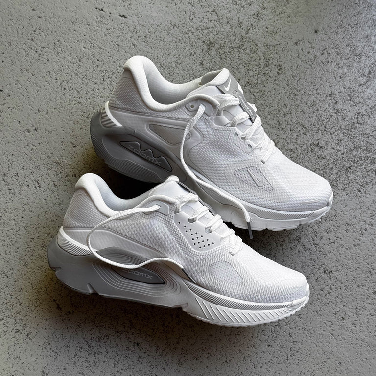 Nike Structure Plus QS onfeet