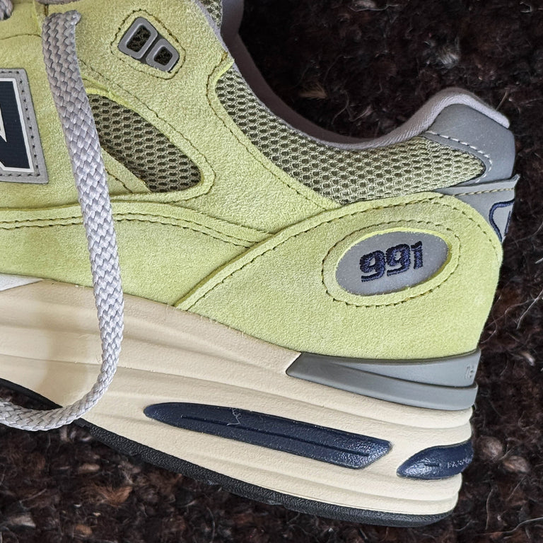 New Balance 991 v2 *Made in England* onfeet