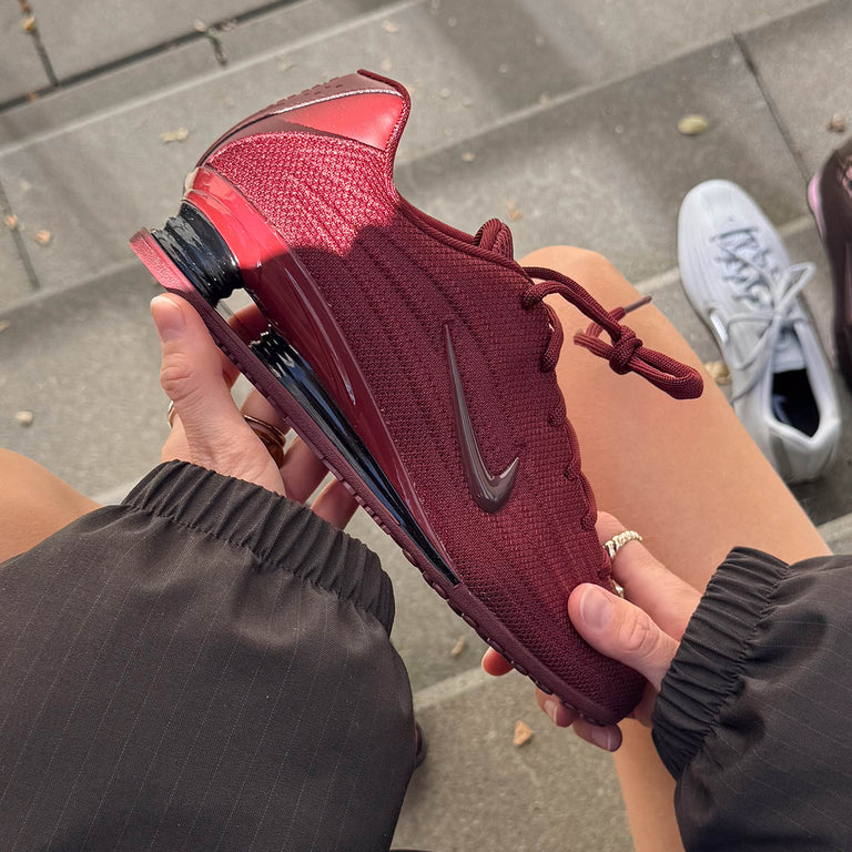 Nike Wmns Shox Z onfeet