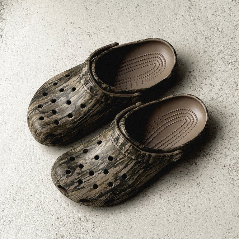 Crocs x Realtree Legacy Classic Clog onfeet
