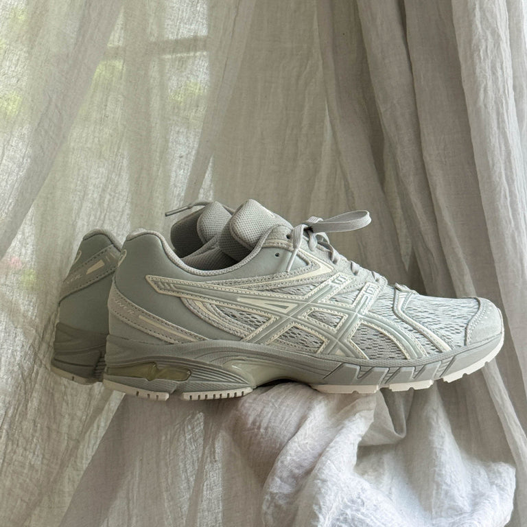 Asics GEL-DS Trainer 14 onfeet
