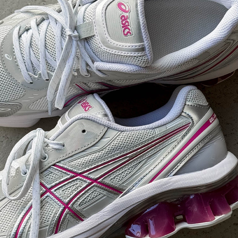 Asics GEL-Kinetic Fluent onfeet