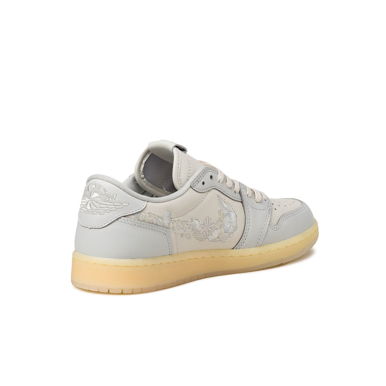 Nike	Air Jordan 1 Retro Low OG *Rabbit Floral Swoosh* - 39 / Sail / Off White / Coconut Milk - 6