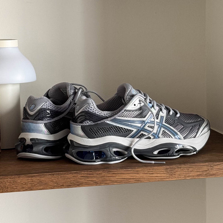 Asics GEL-Kinetic 2.0 onfeet