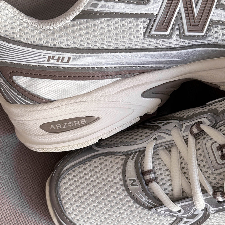 New Balance 740 onfeet