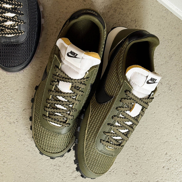 Nike Waffle Racer SE onfeet