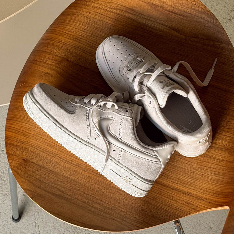 Nike Wmns Air Force 1 '07 onfeet