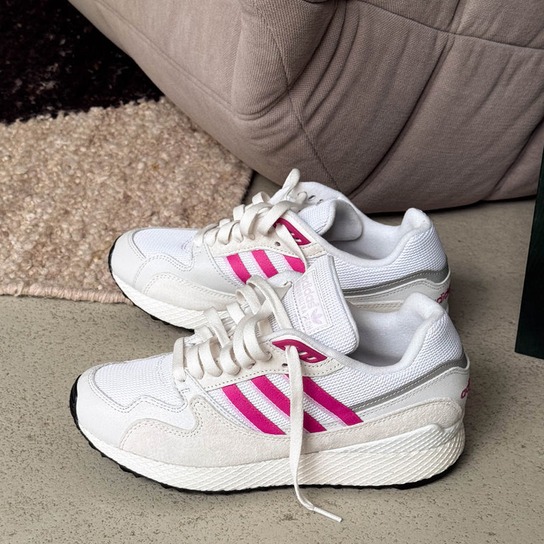 Adidas	Oregon Ultra Tech onfeet