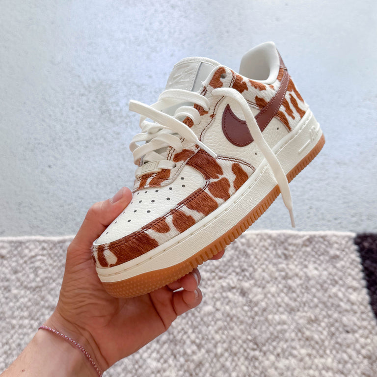 Nike Wmns Air Force 1 '07 *Cow* onfeet
