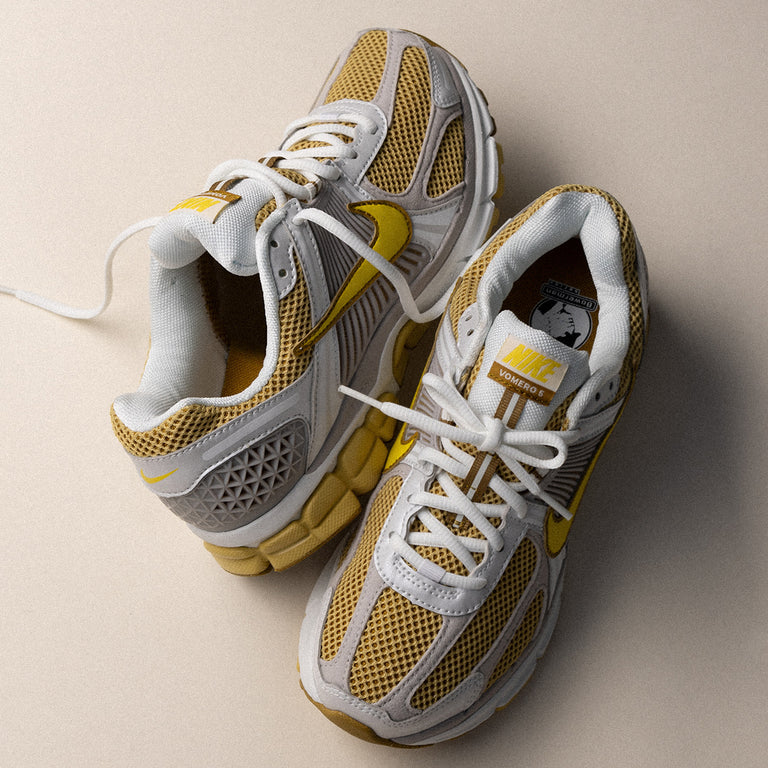 Nike Wmns Zoom Vomero 5 onfeet