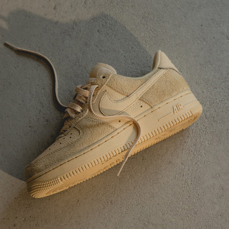 Nike Wmns Air Force 1 '07 LX onfeet