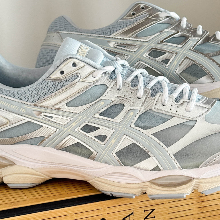 Asics GEL-Cumulus 16 *Translucent* onfeet