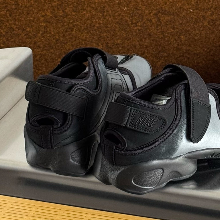 Nike Wmns Air Rift Leather onfeet