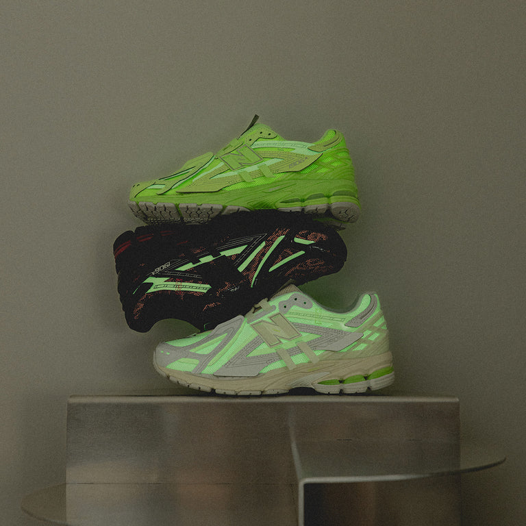 New Balance U1906AD *Glow in the Dark* onfeet