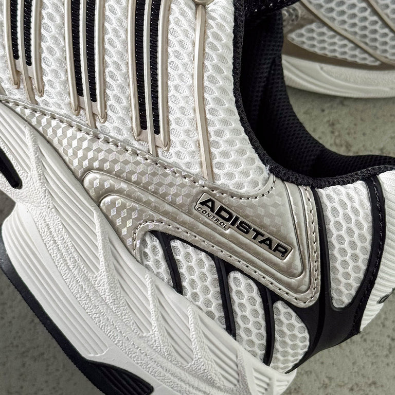 Adidas Adistar Control 3 onfeet