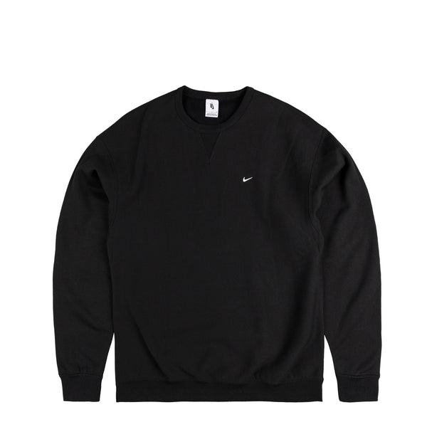 black crew neck nike sweatshirt