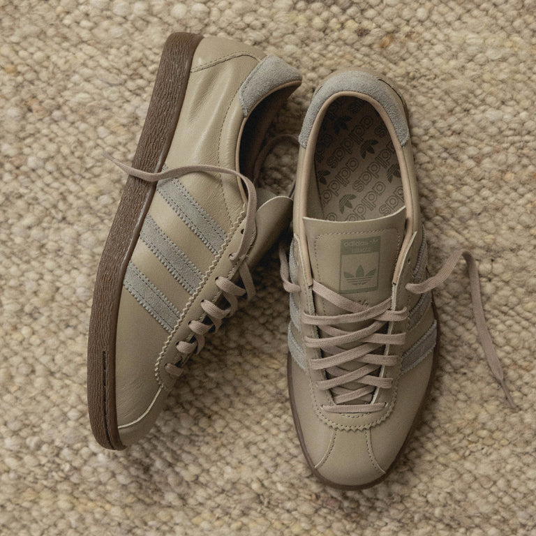 Adidas Tobacco onfeet