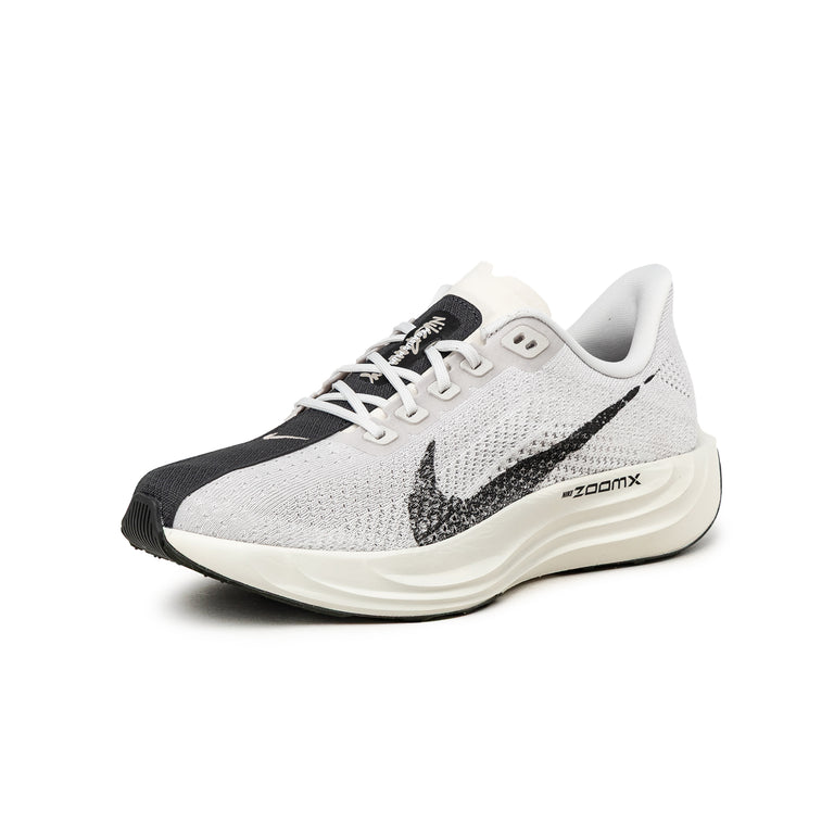 Nike Pegasus Plus
