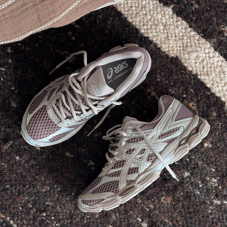 Asics GEL-Cumulus 16 onfeet