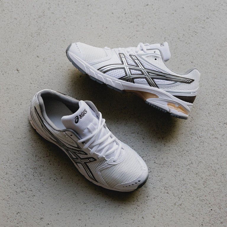 Asics GEL-DS Trainer 14 onfeet