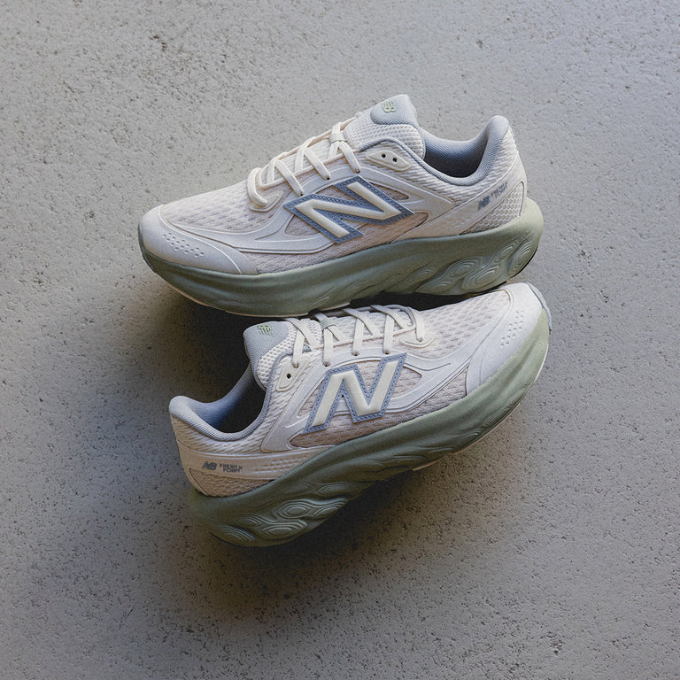 New Balance FF800 onfeet