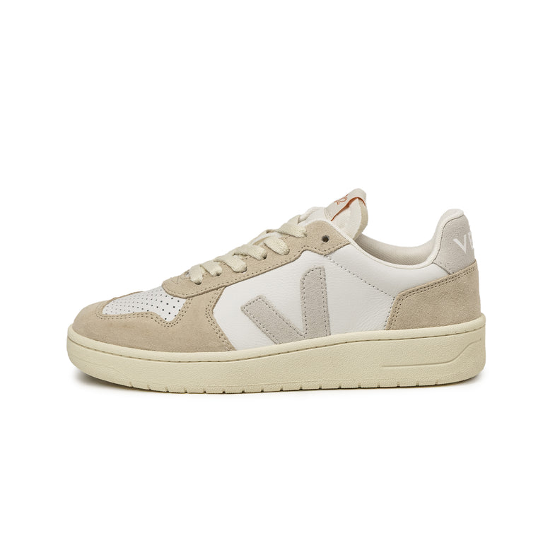 VEJA V-82 Leather W