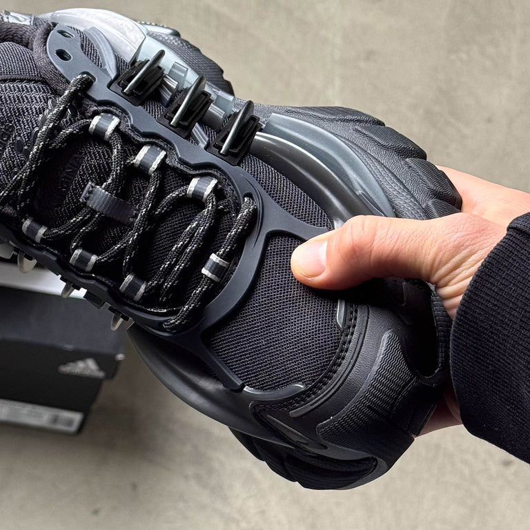 Adidas x Pharrell Williams Adistar Jellyfish onfeet