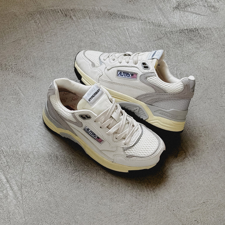 Autry Hyperway W *Goatsuede / Mesh* onfeet