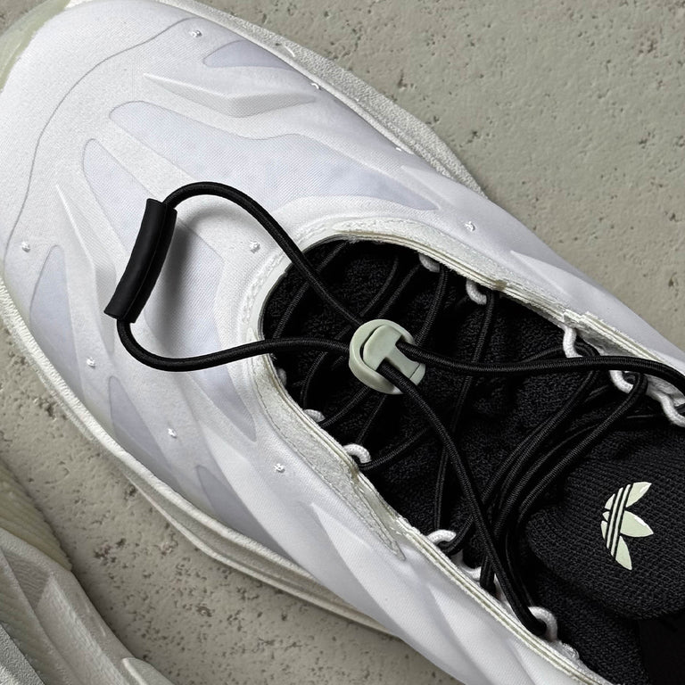 Adidas	Terra Mono Lightstrike onfeet