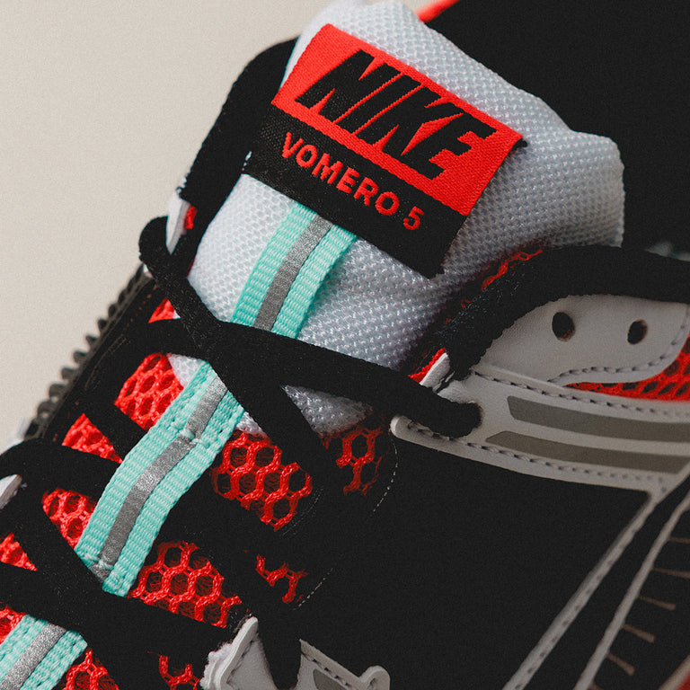 Nike Zoom Vomero 5 SE onfeet