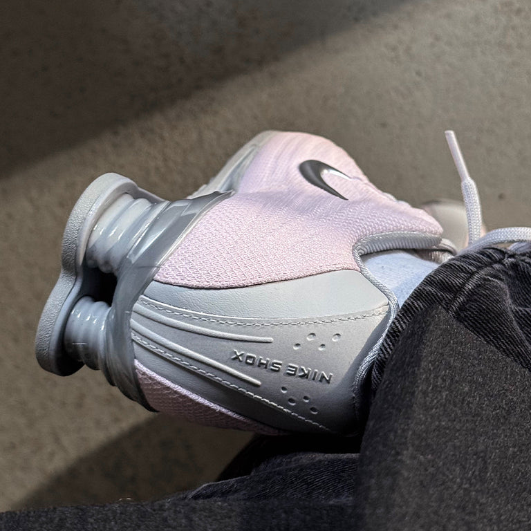 Nike Wmns Shox Z onfeet
