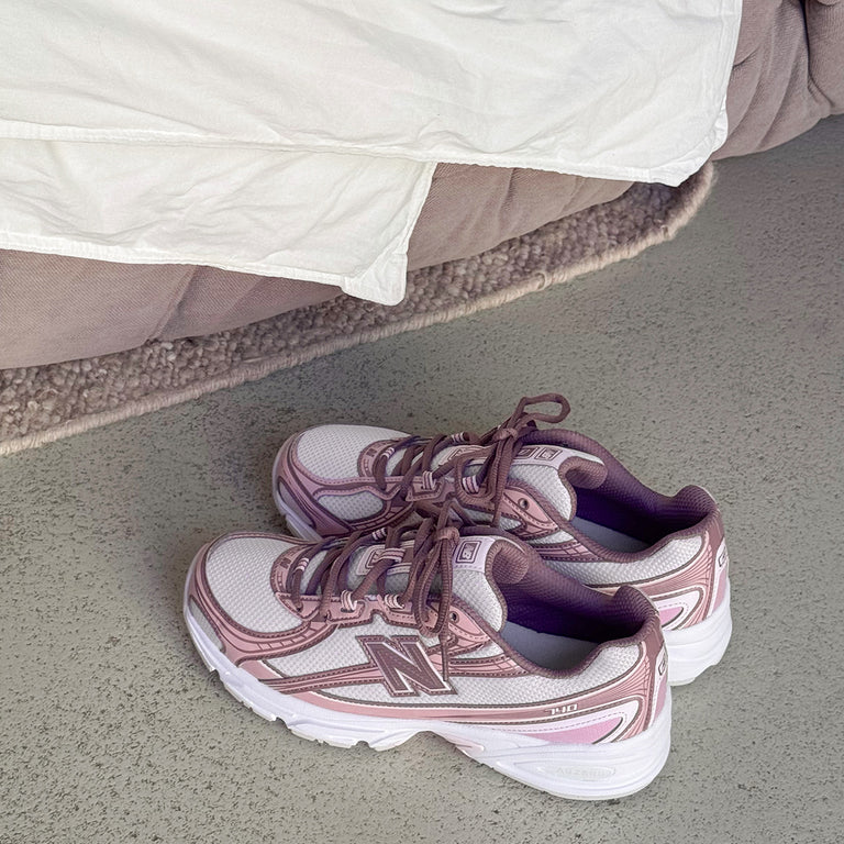 New Balance 740 onfeet