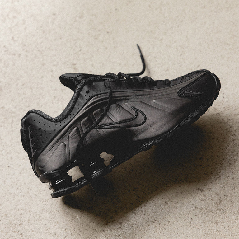 Nike Shox R4 onfeet