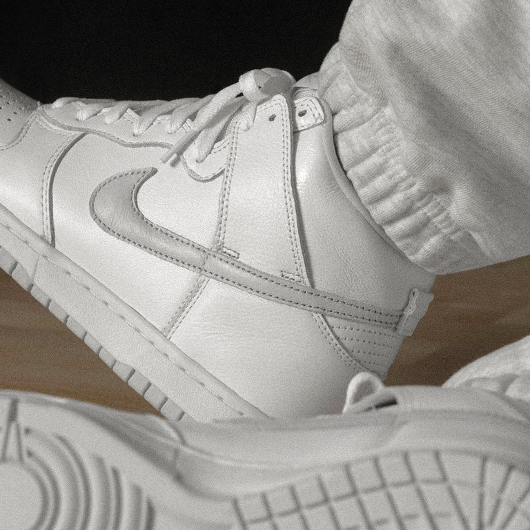 Nike Dunk Hi SP *Pure Platinum* onfeet