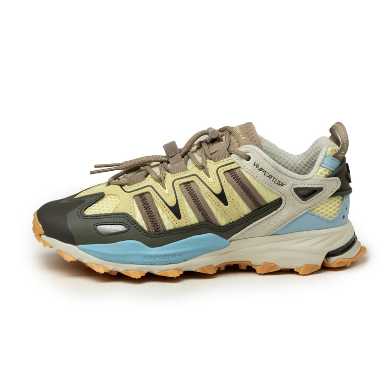 Adidas Hyperturf Adventure onfeet