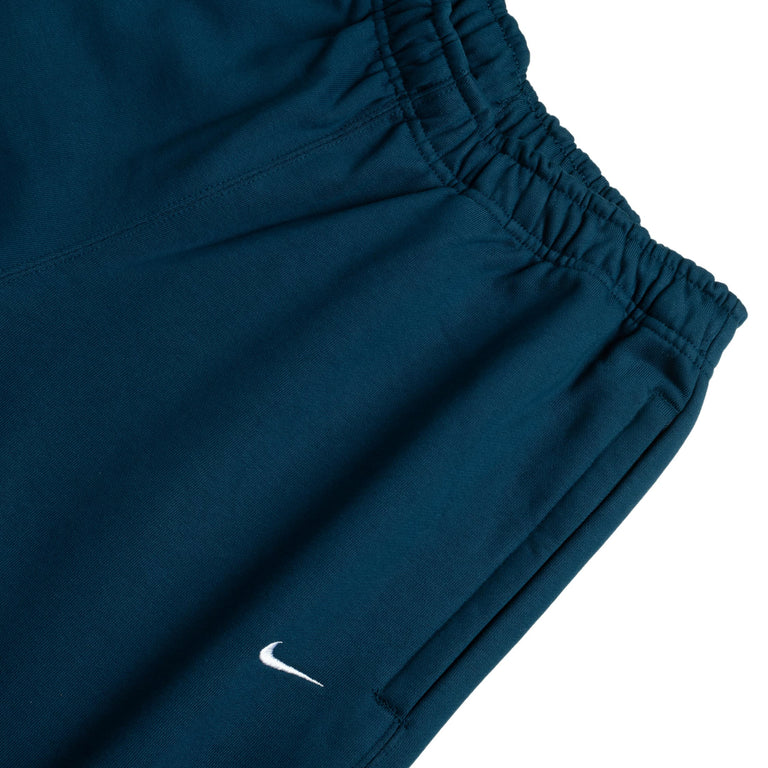 NikeLab Essential Fleece Pant – buy now at Asphaltgold Online Store!