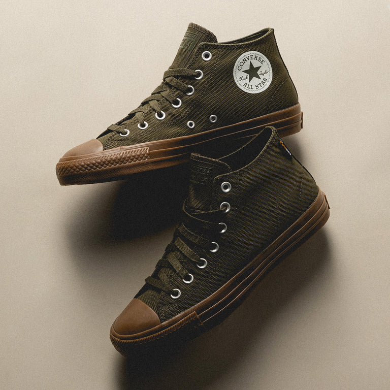 Converse Chuck Taylor All Pro Mid – buy now at Asphaltgold Online Store!