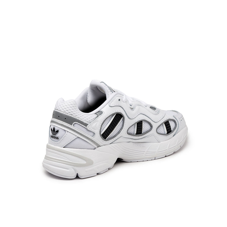 Adidas Astir SN W – buy now at Asphaltgold Online Store!