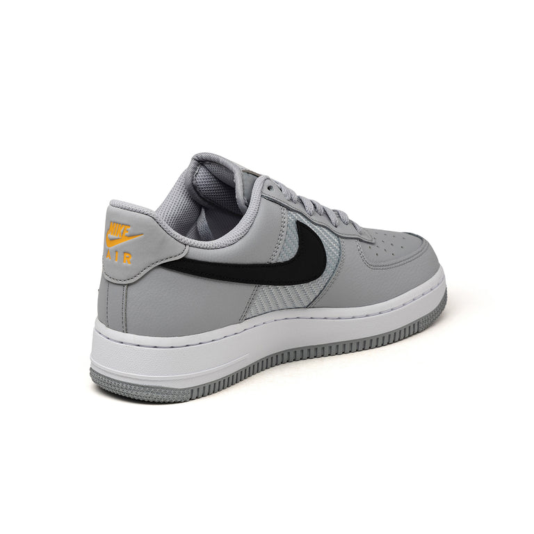 Nike Air Force 1 '07 onfeet