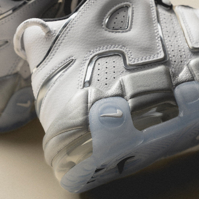 Nike Wmns Air More Uptempo SE onfeet